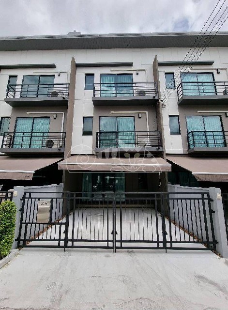 TOWNHOUSE บ้านกลางเมือง รามอินทรา 18 ตาราง.วา 3BR   ราคาไม่แรง -