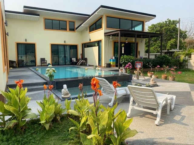 บ้านเดี่ยวสวยอากาศดี  พร้อมสระว่ายน้ำ  ใกล้น้ำพุร้อนดอยสะเก็ด ​ขาย​พร้อม​ผู้เช่า​รับ​ราย​ไ​ด้ทุก​เดือน​ๆ​ละ​ 25,000​ บ