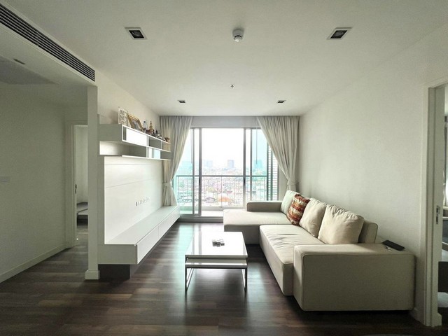 ลดพิเศษ!!! ขายขาดทุนคอนโด เดอะรูม สาทร-ตากสิน (The Room Sathorn - Taksin) ใกล้รถไฟฟ้า BTS สถานีโพธินิมิตร ตกแต่งสวย 	
