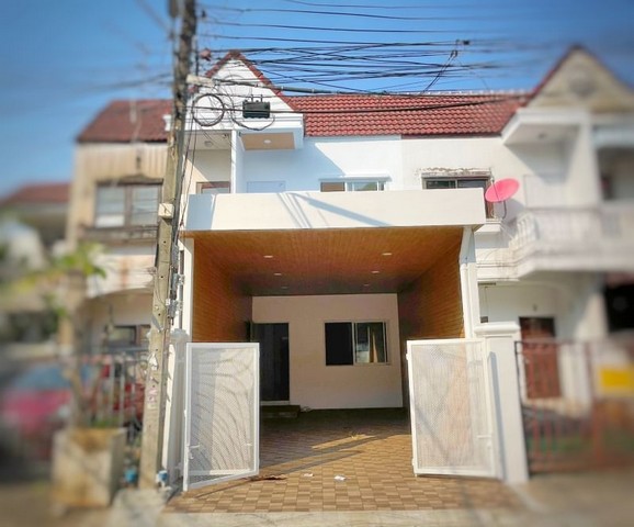 ขายทาวน์โฮม รามอินทรา34 ตกแต่งใหม่ทั้งหลัง 16 ตร.ว.  หมู่บ้านมิตรอนันต์