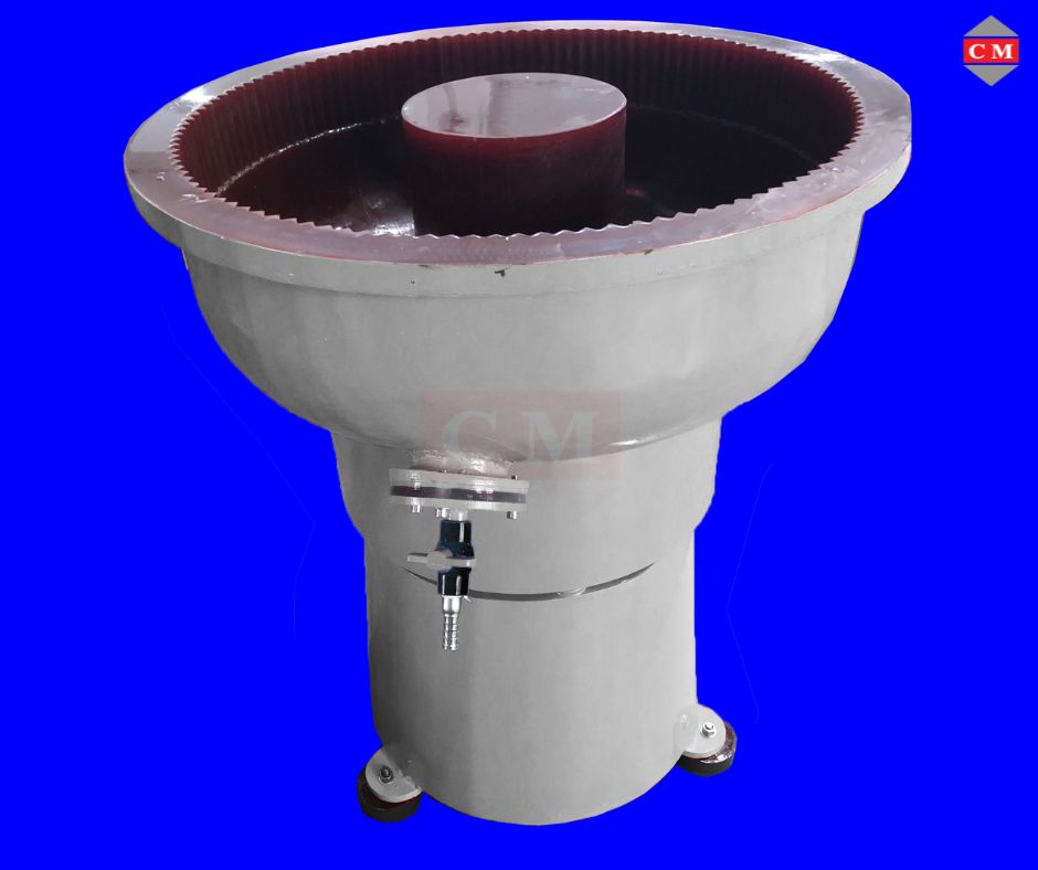 เครื่องขัดผิวโลหะแบบเขย่า แบบไม่มีสะพานแยกชิ้นงาน / Vibratory Finishing Machine