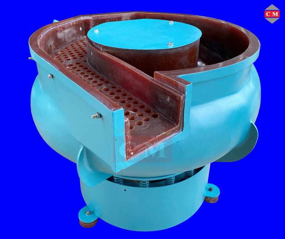 เครื่องขัดผิวโลหะแบบเขย่า แบบมีสะพานแยกชิ้นงาน / Vibratory Finishing Machine