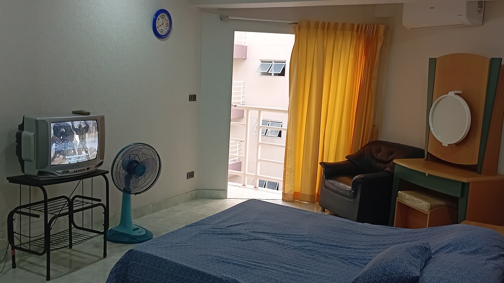 To rent One-Bed Room at Jomtien Condominiun beside of Jomtien Beach, Pattaya -- 12,000 baht per month ONLY