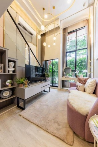 ด่วน! ขายดาวน์ขาดทุน Origin Plug and Play รามคำแหง Triple Station 250,000 บาท  ขนาด 22 sqm. ราคาหน้าสัญญา 2,735,000 บาท มีส่วนลดพิเศษวันโอนอีก 200,000  Net 2,535,000 