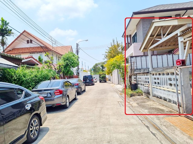 บิ๊กซีลาดพร้าว CDC เซนทรัลอีสวิลล์ ให้เช่า บ้านเดี่ยว ถ.นวมินทร์ ลาดพร้าว85-89 เลียบด่วน เอกมัย-รามอินทรา 3นอน 51ตรว.195 ตรม. 4แอร์ 