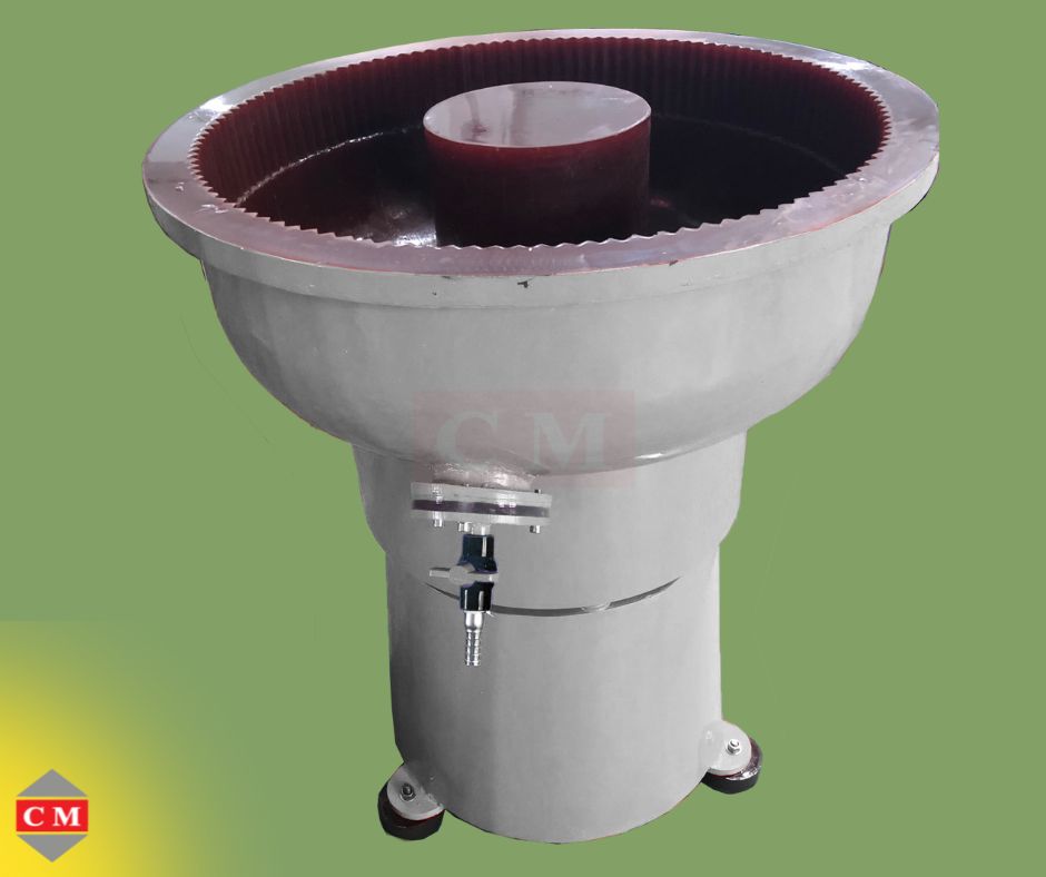 เครื่องขัดผิวโลหะแบบเขย่า แบบไม่มีสะพานแยกชิ้นงาน / Vibratory Finishing Machine