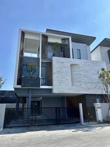 KM135 For Rent เช่า บ้านวิลล่าหรูใจกลางเมือง หมู่บ้าน The gentry พัฒนาการ2 พัฒนาการ32 