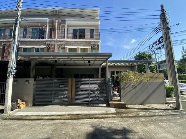 BS587 ขายทาวน์โฮม 3 ชั้น วิลเลต ซิตี้ พัฒนาการ38 หลังมุม เนื้อที่ 42ตรว 4ห้องนอน 4ห้องน้ำ เขตสวนหลวง