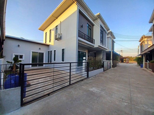 ขายบ้านมือสอง สภาพใหม่  2 ห้องนอน  2 ห้องน้ำ ต.กรอกสมบูรณ์ อ.ศรีมหาโพธิ จ.ปราจีนบุรี