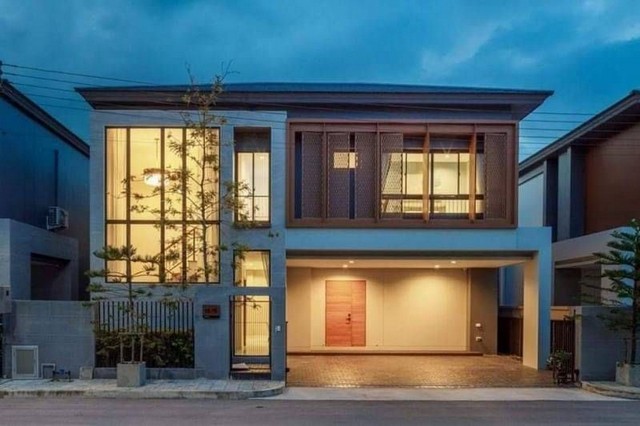 บ้าน Modern Luxury ระดับ Hi-end พร้อมดีไซน์สไตล์ เรียบง่าย หรูหรา งดงามเหนือกาลเวลา
