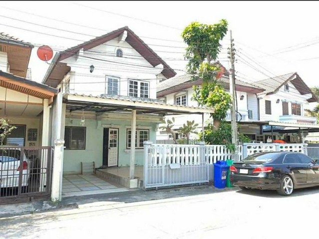 [H282]บ้านแฝด หมู่บ้านโกลเด้นเพลส ถนนสุขาภิบาล๕ วัชรพล ใกล้เลียบด่วนรามอินทรา