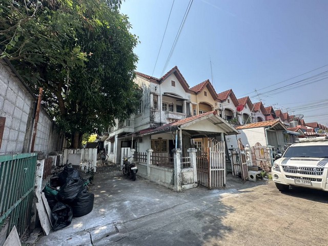 ขายด่วน! townhouse - 30 ตร.ว.  ใกล้ สนามบินดอนเมือง วัดดอนเมือง สำนักงานเขตดอนเมือง ดีงาม