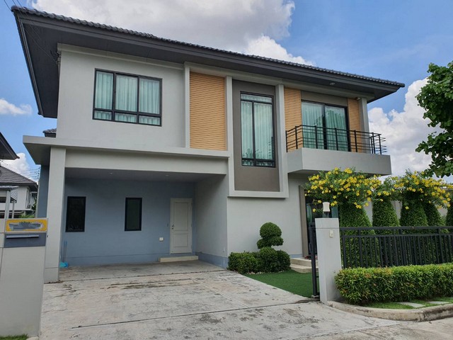 S2304 ให้เช่าบ้านเดี่ยว 2 ชั้น หมู่บ้านไลฟ์บางกอก บูเลอวาร์ด รามอินทรา 65 ใกล้เพลินนารีมอลล์