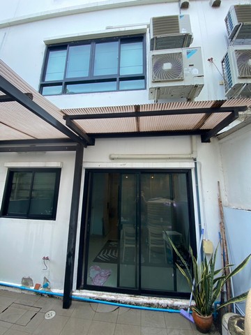 LV51793 ขายทาวน์โฮม 3 ชั้นครึ่ง  Patio ศรีนครินทร์พระราม 9 (กรุงเทพกรีฑา) วิวสนามกอล์ฟกรุงเทพกรีฑา