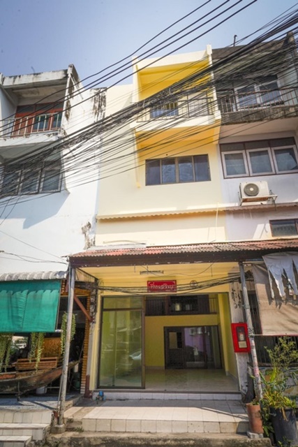 ร้านอาหาร รามอินทรา59-69 กม.7 4ชั้น 3นอน MRTรามอินทรา ให้เช่าอาคารพาณิชย์ ติดถนนใหญ่  2น้ำ 1ครัว 18ตรว. 260ตรม. ต่อรองได้ รพ.สินแพทย์