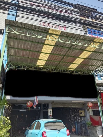 ต้องการขายด่วน บ้าน แขวงบางมด เขตจอมทอง กทม ฝั่งเดียวกันบ้านอยู่ริมถนนพระราม2  อยู่ฝั่งตรงข้ามโรงบาลบางมด