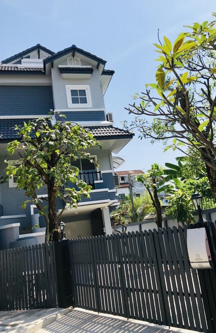 ให้เช่าทาวน์โฮม 5 ชั้น หมู่บ้านเน็พปาร์ค วิลล่า ซอยประเสริฐมนูกิจ 29 แยก 4 ( ว่าง 1 มีนาคม )