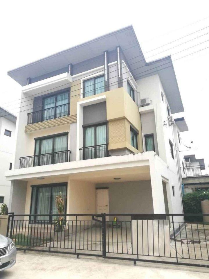 ให้เช่าบ้านเดี่ยว 3ชั้น ย่านสุขาภิบาล 5 มี 5ห้องนอน 4ห้องน้ำ โครงการ โกลเด้น เพรสทีจ วัชรพล สุขาภิบาล5 พื้นที่ใช้สอย 250 ตารางเมตร