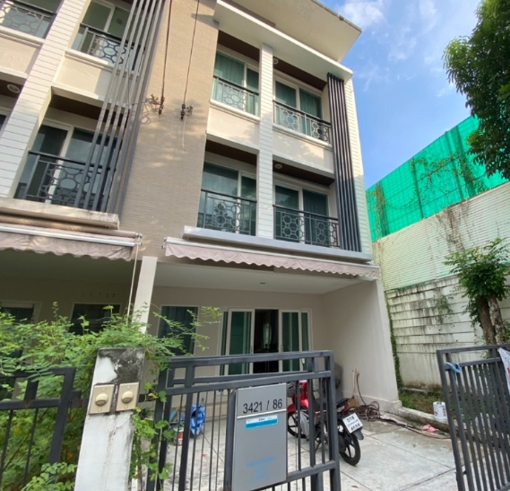 ขายทาวน์โฮม บ้านกลางเมือง พระราม 9 - มอเตอร์เวย์ เนื้อที่ 28 ตรว มี 3 ห้องนอน 3 ห้องน้ำ 
