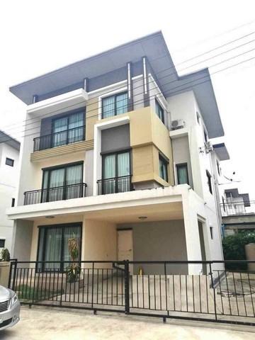 ให้เช่าบ้านเดี่ยว 3 ชั้น 5 ห้องนอน โกลเด้น เพรสทีจ สุขาภิบาล 5 ใกล้เพลินนารีมอลล์ จุดขึ้นลงทางด่วน