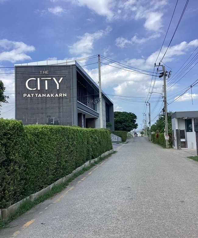 ขายที่ดินเนื้อที่ 100 ตรว ที่ถมแล้ว ด้านหลังที่ติดกับหมู่บ้าน The City Pattankarn อ่อนนุช 70/1