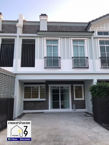 ให้เช่า Luxury Townhome ใกล้ห้างMega Bangna ชานเมืองกรุงเทพ พร้อมสิ่งอำนวยความสะดวกครบครัน