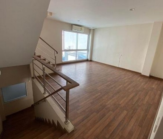 PO1568  ขาย ทาวน์โฮม 3 ชั้น ย่านลาดพร้า วังหิน โชคชัย4 ซอย 22 ใกล้กองปราบ