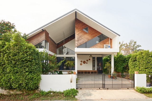 บ้านเดี่ยวสองชั้น สไตล์ Modern Loft  เชียงใหม่ ขายในราคา 5.5 ล้านบาท!!!!! พร้อมโอน 