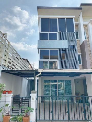 ให้เช่าทาวน์โฮม 3 ชั้น หลังมุม โครงการทาวน์พลัส เกษตร – นวมินทร์ เฟอร์ครบพร้อมอยู่