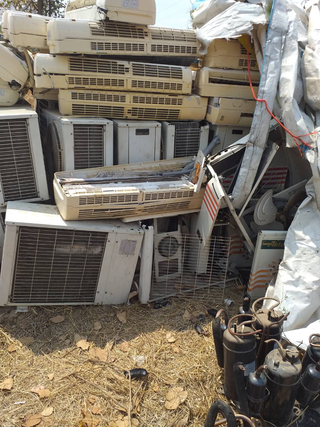 รับซื้อแอร์เก่าแอร์เสีย แอร์บ้านราคาสูงรับซื้อถึงบ้านท่านคะสนใจโทร 092 273 9579