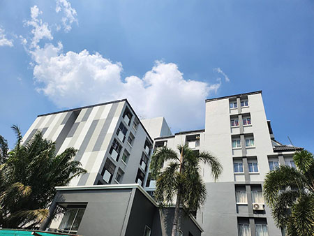ขาย คอนโดบ้านสวนนพเก้า ชั้น2 ห้องหัวมุม พร้อมเฟอร์นิเจอร์ฟรี สนใจโทร 089 639 9563