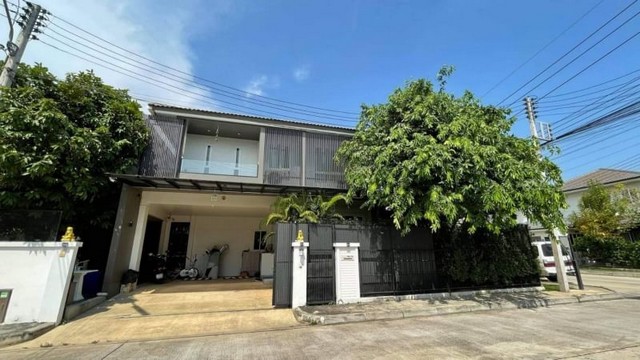 ลดราคา​ขา​ยด่วน​ 6.8​ ล.เท่านั้น  บ้านสไตล์โมเดิร์น หลังใหญ่​ Land​&House 