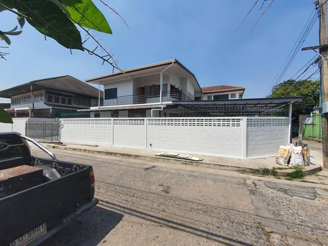 บ้านให้เช่า ประเสริฐมนูญกิจ โชคชัย4  บ้านเดี่ยว 2 ชั้น  หมู่บ้านเสนานิเวศน์ รีโนเวทใหม่ ย่านเสนานิคม   89 ตารางวา 4 ห้องนอน 5 ห้องน้ำ
