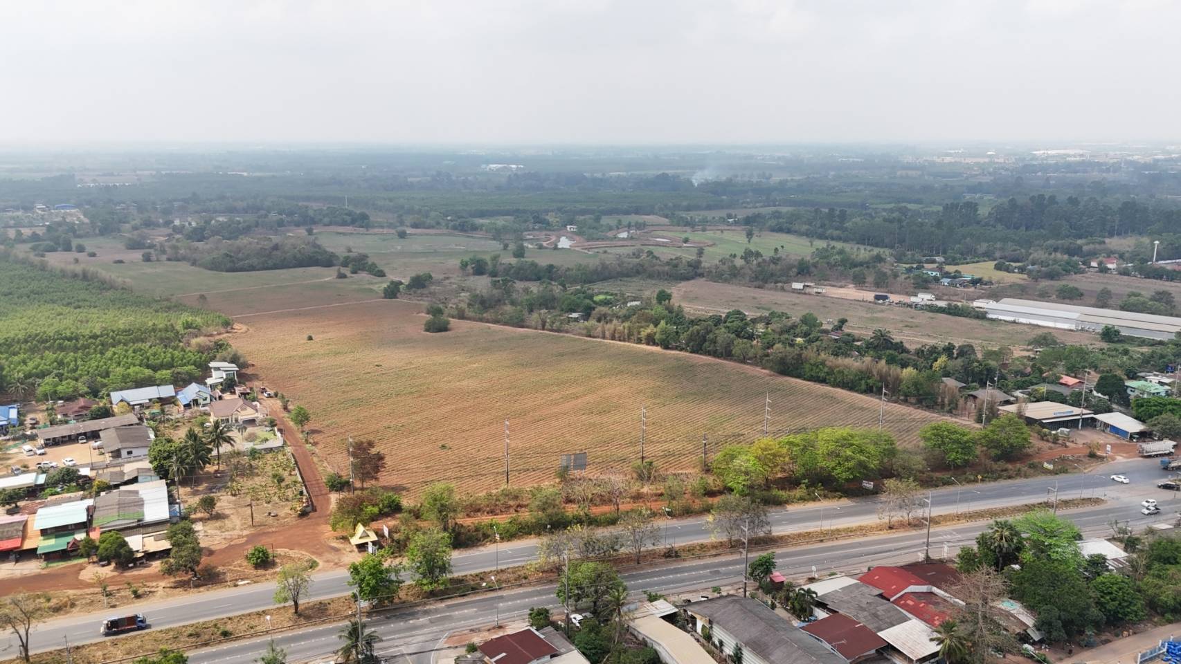ขายด่วนที่ดินติดทางหลวงหมายเลข 304 เขตอุตสาหกรรมเอกสารสิทธิ์โฉนดครุฑแดงเนื้อที่จำนวน 163 ไร่